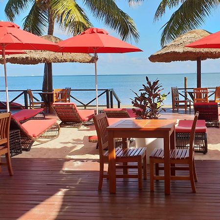 Ramada Suites By Wyndham Wailoaloa Beach Fiji Nadi Exterior photo