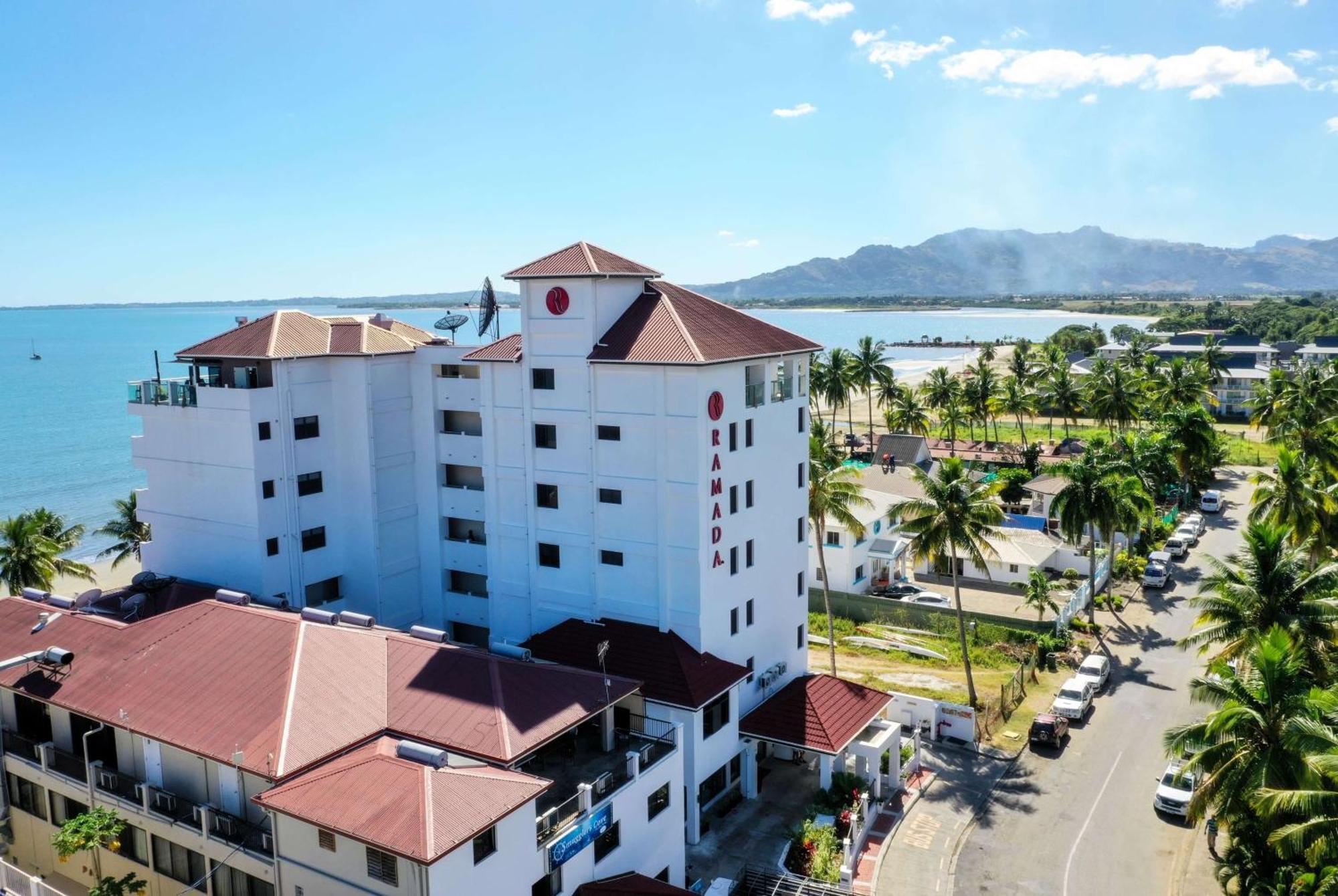 Ramada Suites By Wyndham Wailoaloa Beach Fiji Nadi Exterior photo