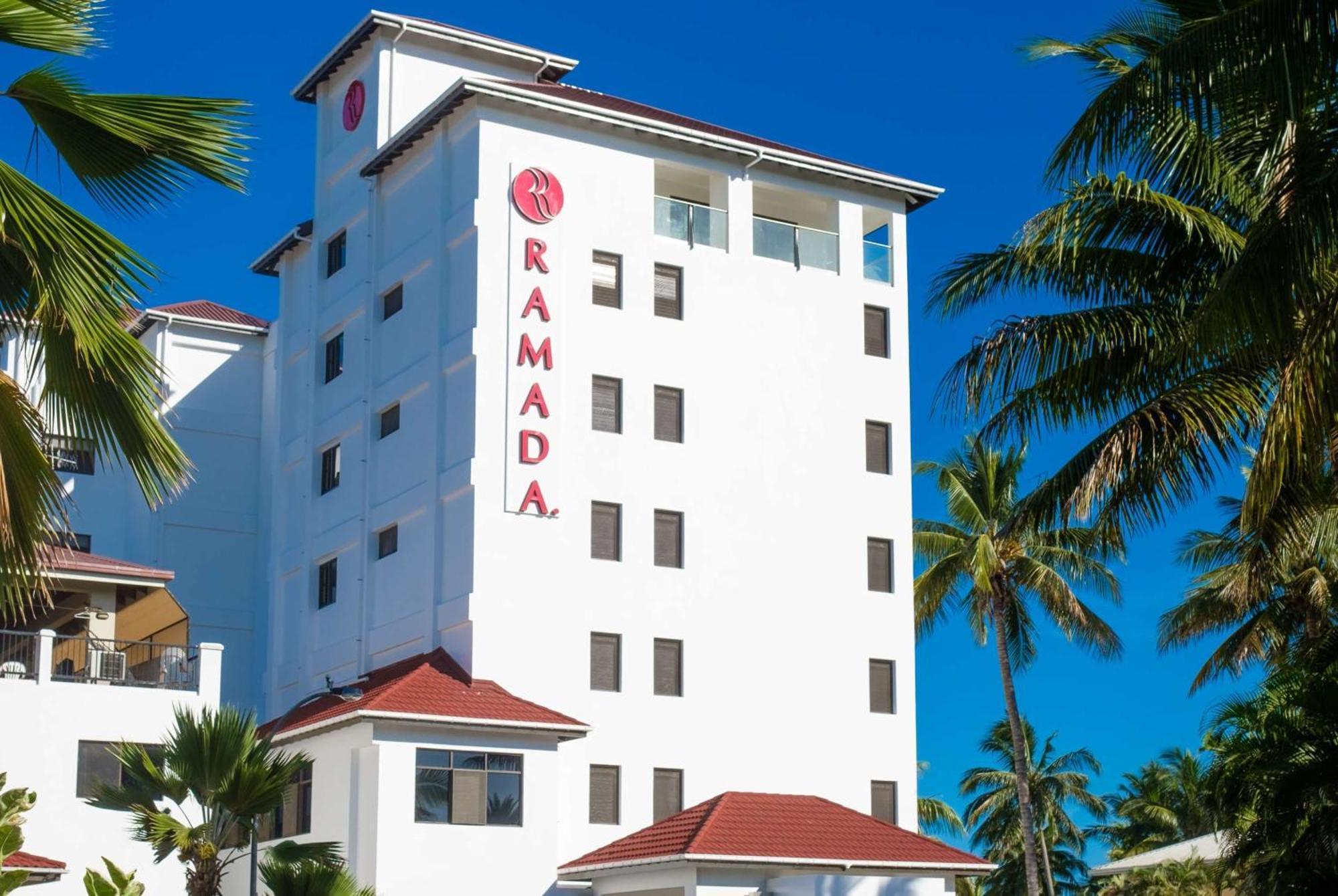 Ramada Suites By Wyndham Wailoaloa Beach Fiji Nadi Exterior photo
